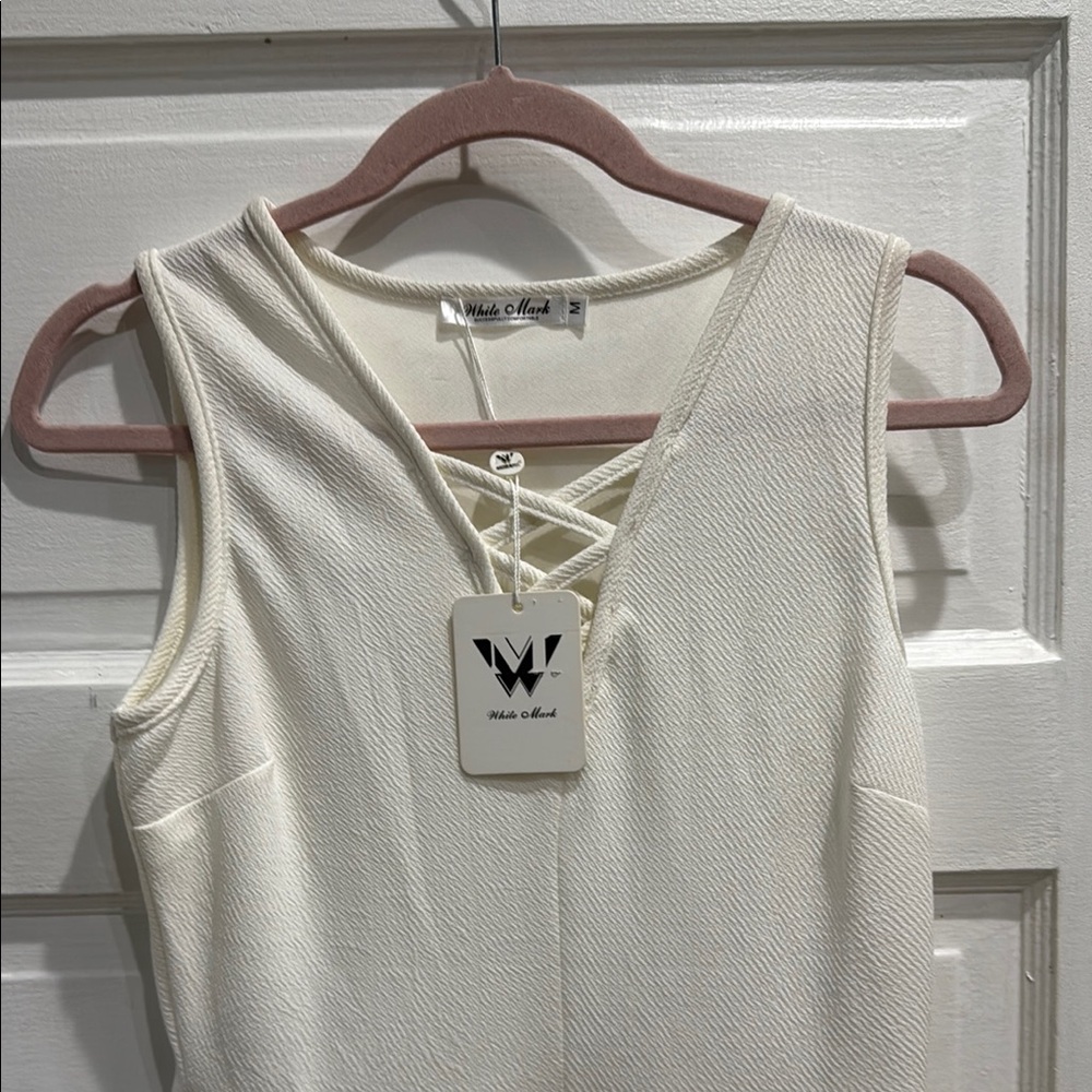 White Mark Women's Cream Sleeveless Top
